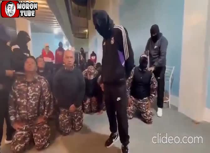 Video :In six Ecuadorian jails, inmates use machetes and firearms to keep guards hostage